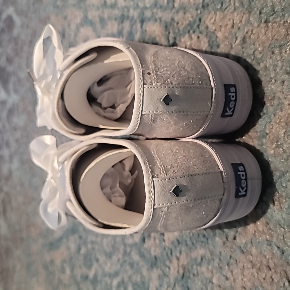Shoes - Picture 3 of 4